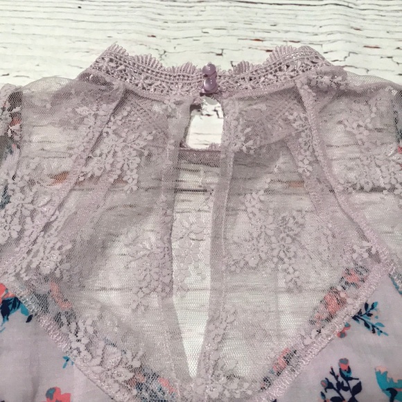 ⬇️ JUST REDUCED! ⬇️ Lavender Lace Top NWT!! 🌸 - Picture 4 of 6